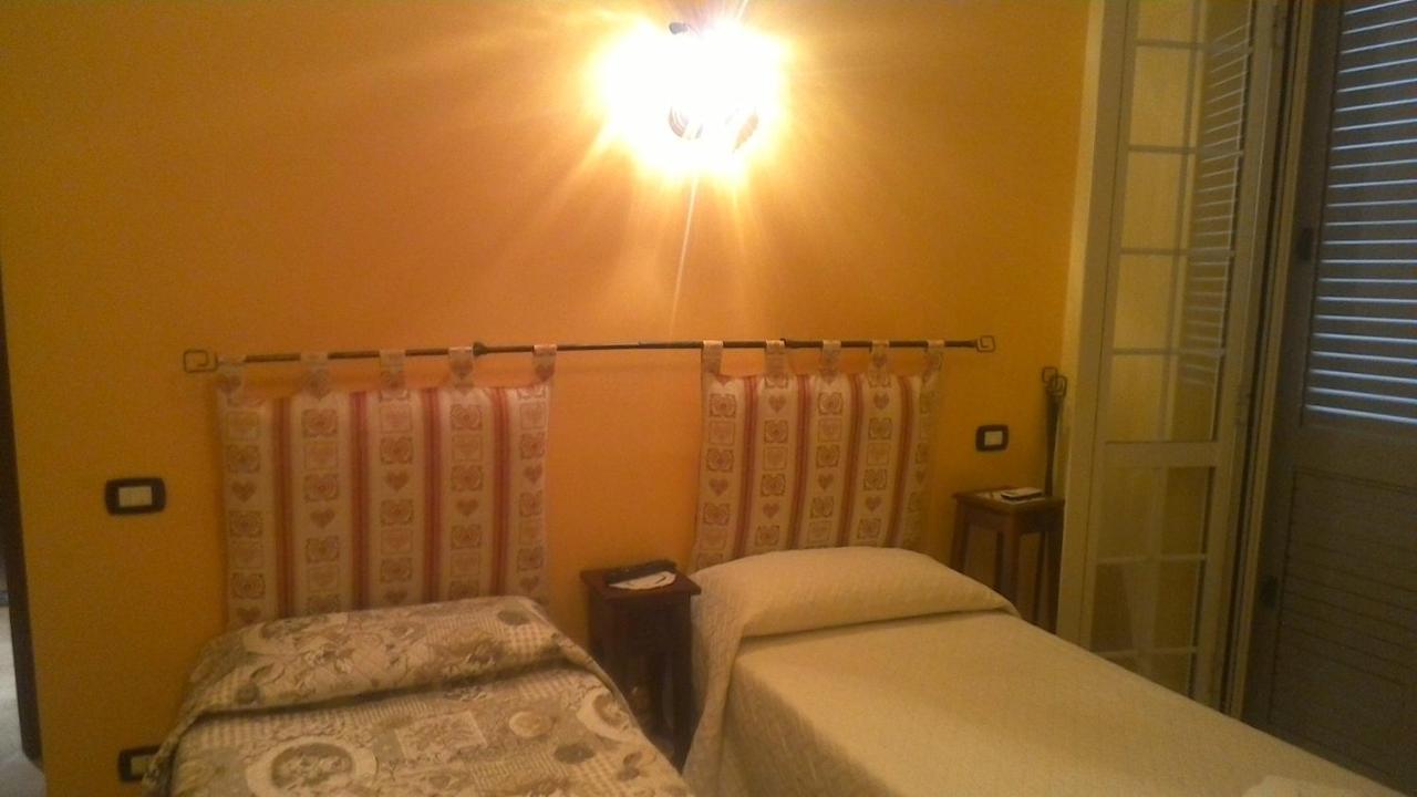 La Bella Ninfa Bed & Breakfast แซร์โมเนตา ภายนอก รูปภาพ